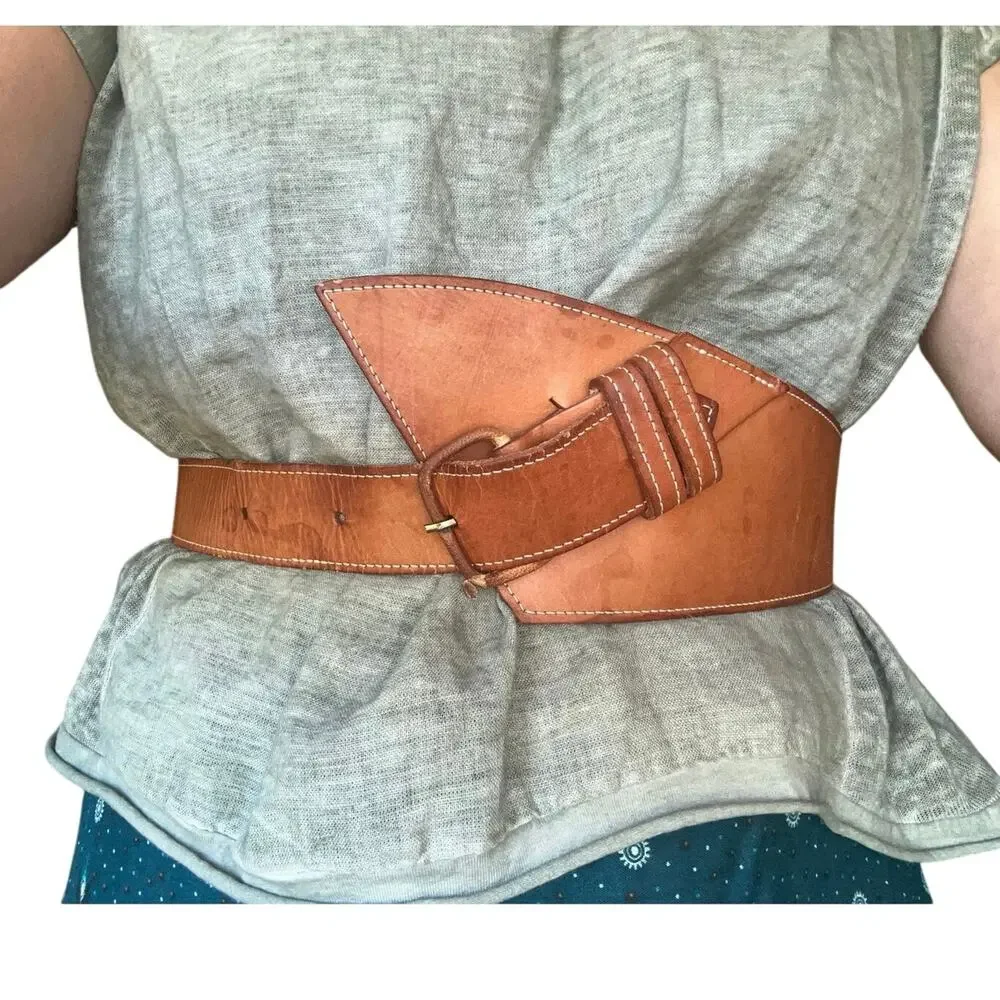 Vintage Waisted belt co 1980s honey colored leather waist belt diagonal buckle